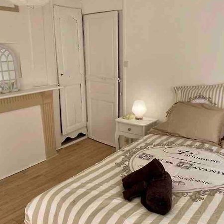 Le Roi Apartment Avranches Bagian luar foto